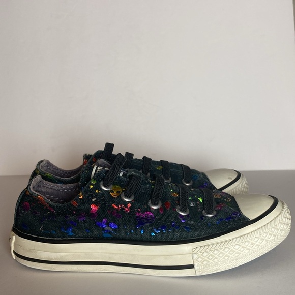 Chuck Taylor All Star Easy On Doodles Irridescent Pattern Canvas Sneakers - Picture 3 of 9